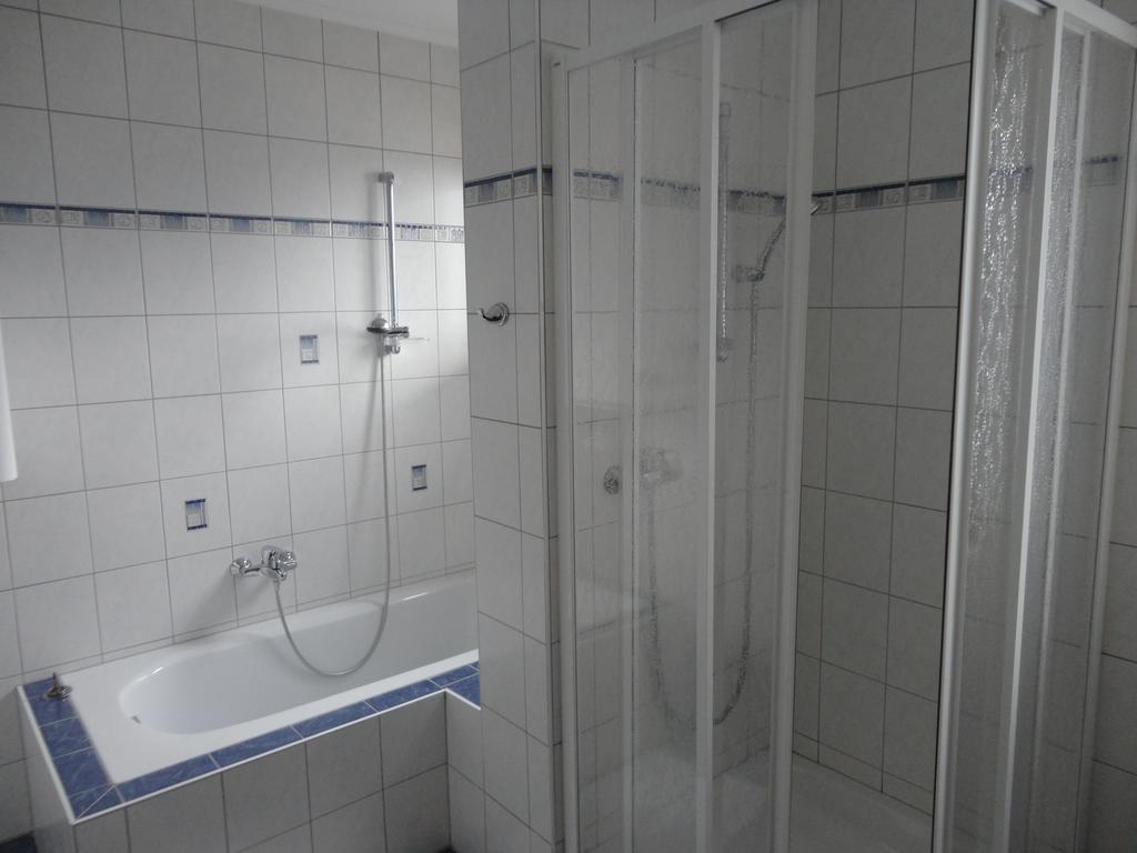 Panoramablickhotel - Lakeview Apartments Annenheim Room photo