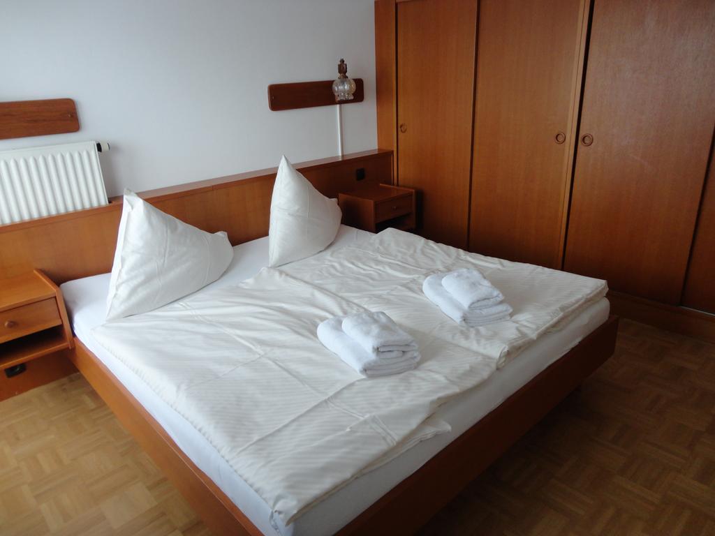 Panoramablickhotel - Lakeview Apartments Annenheim Room photo