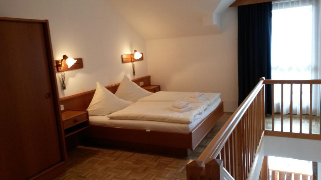 Panoramablickhotel - Lakeview Apartments Annenheim Room photo