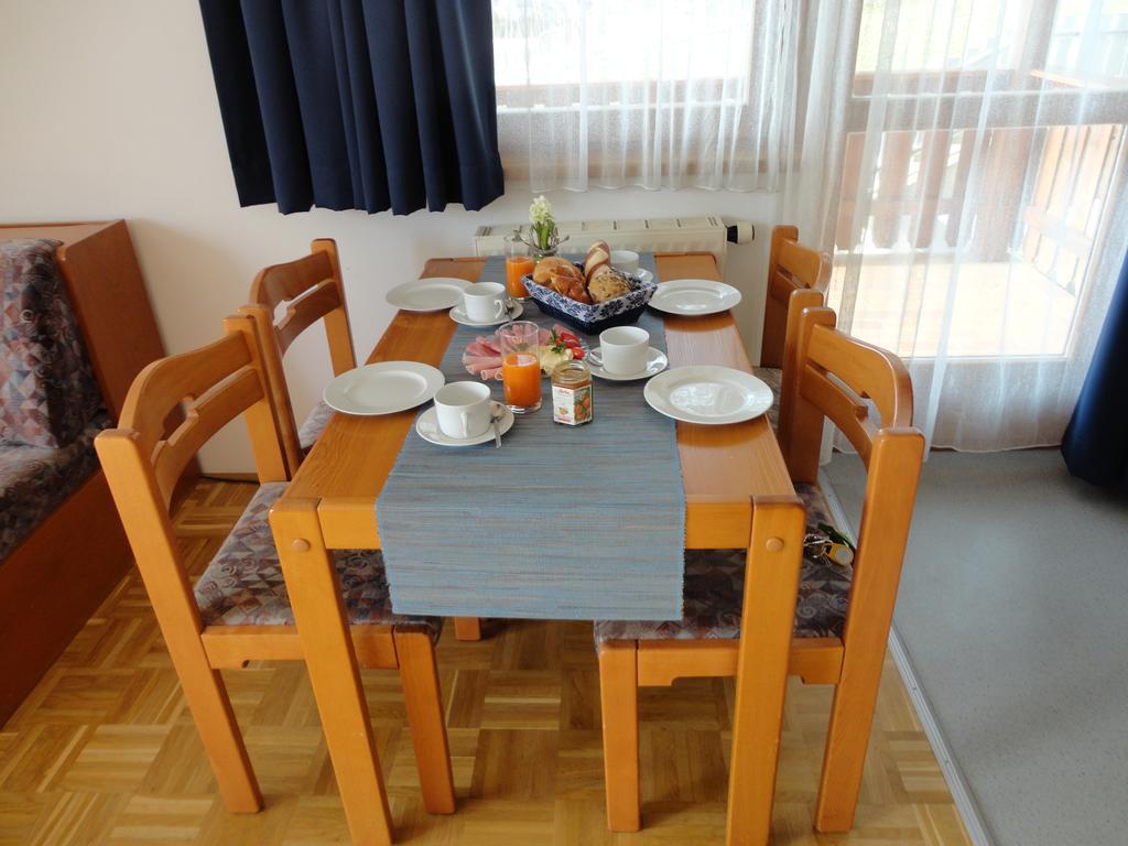Panoramablickhotel - Lakeview Apartments Annenheim Room photo